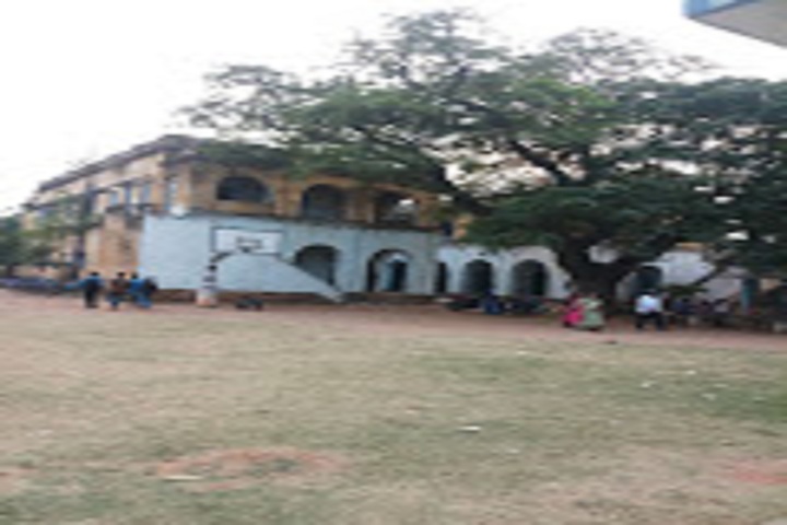 https://cache.careers360.mobi/media/colleges/social-media/media-gallery/18244/2020/6/20/Campus View of Government Degree College Pithapuram_Campus-View.jpg